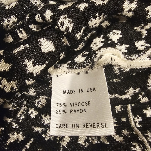 St. John Sport by Marie Gray Short Sleeve Sweater Black & White Size Large - Picture 5 of 7